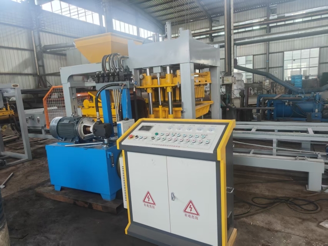 Regular maintenance of cement brick machine equipment is of great significance.